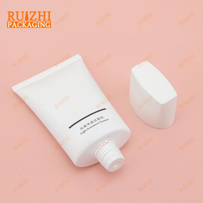 Cosmetic oval tube}